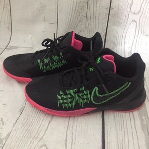Nike Kyrie sneakers youth boys size 6